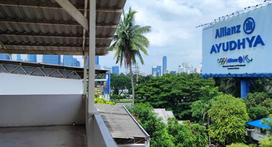 For sale 70 bedrooms hotel in Khlong Toei, Bangkok