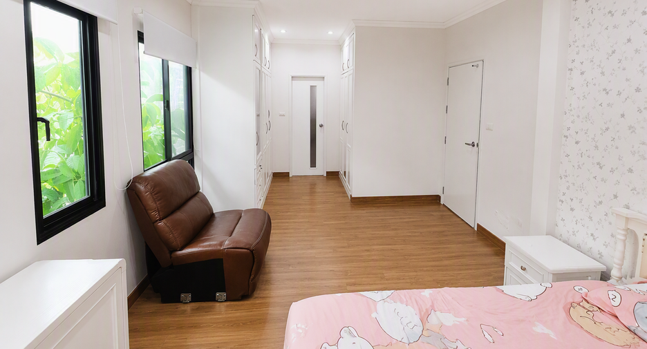 For rent 5 bedrooms house in Prawet, Bangkok
