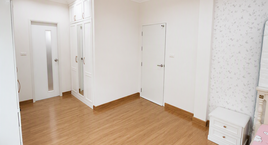 For rent 5 bedrooms house in Prawet, Bangkok