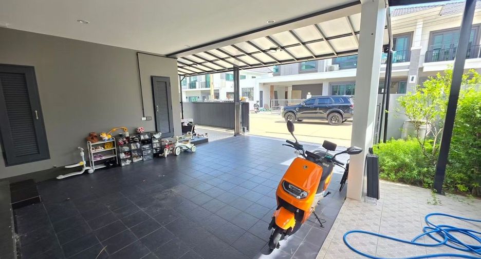 Haus zum Kauf mit 4 Zimmer in Bang Lamung, Chonburi