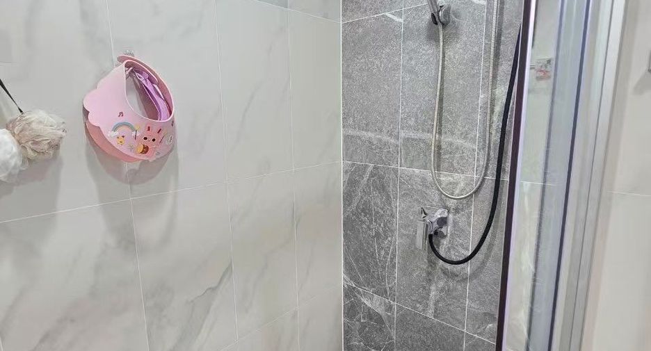 Haus zum Kauf mit 4 Zimmer in Bang Lamung, Chonburi