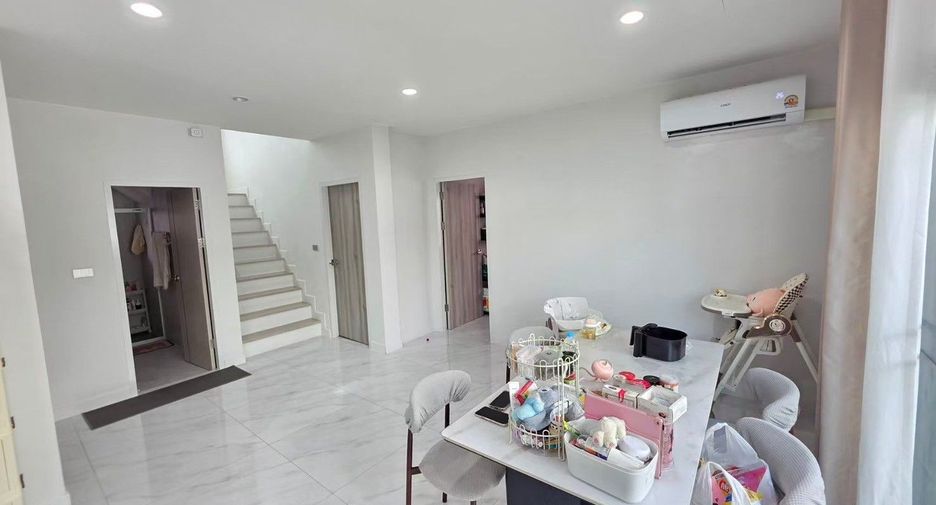 Haus zum Kauf mit 4 Zimmer in Bang Lamung, Chonburi