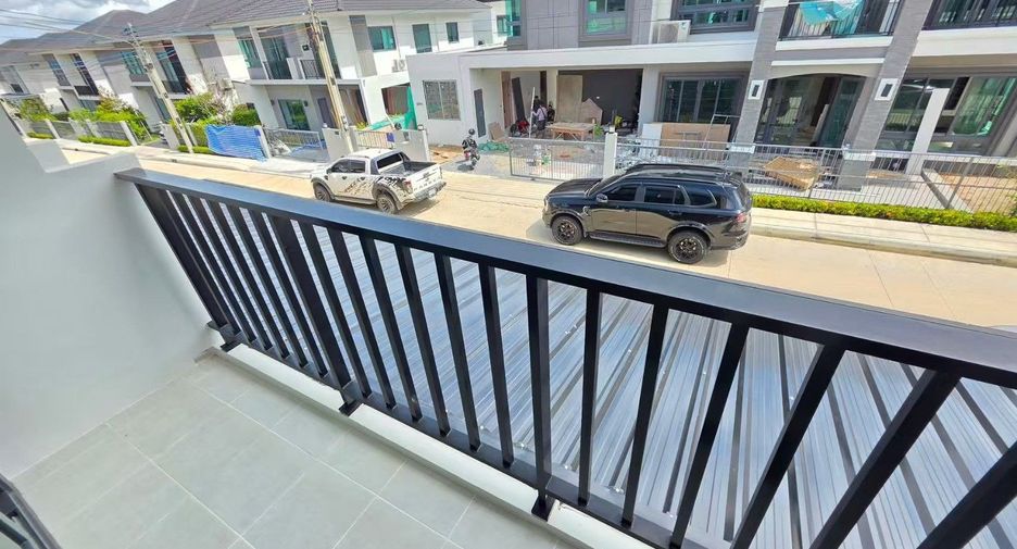 Haus zum Kauf mit 4 Zimmer in Bang Lamung, Chonburi