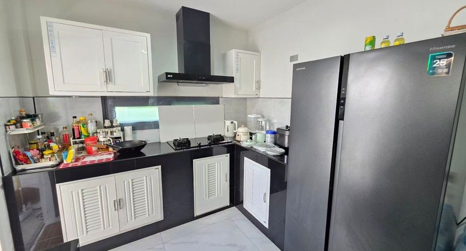 Haus zum Kauf mit 4 Zimmer in Bang Lamung, Chonburi