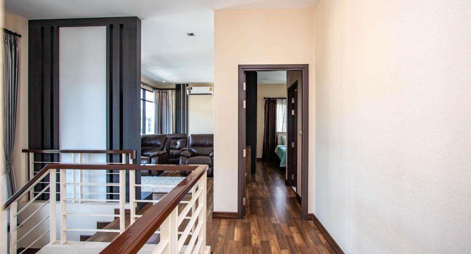 For rent 5 bedrooms house in Saraphi, Chiang Mai