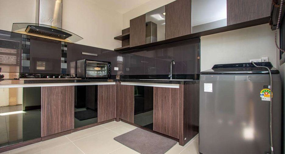 For rent 5 bedrooms house in Saraphi, Chiang Mai
