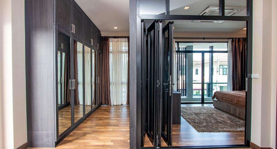 For rent 5 bedrooms house in Saraphi, Chiang Mai