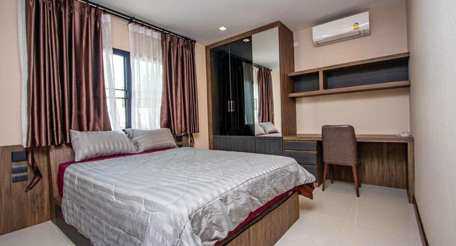 For rent 5 bedrooms house in Saraphi, Chiang Mai