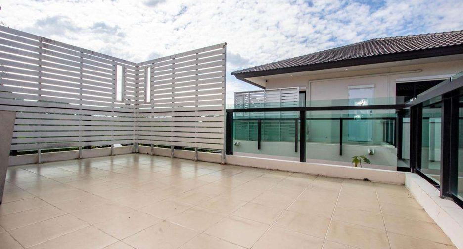 For rent 5 bedrooms house in Saraphi, Chiang Mai