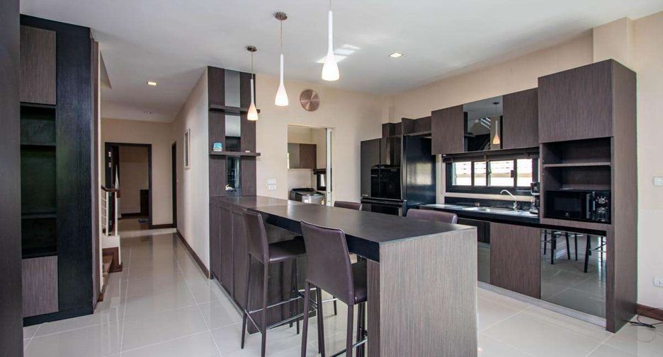 For rent 5 bedrooms house in Saraphi, Chiang Mai