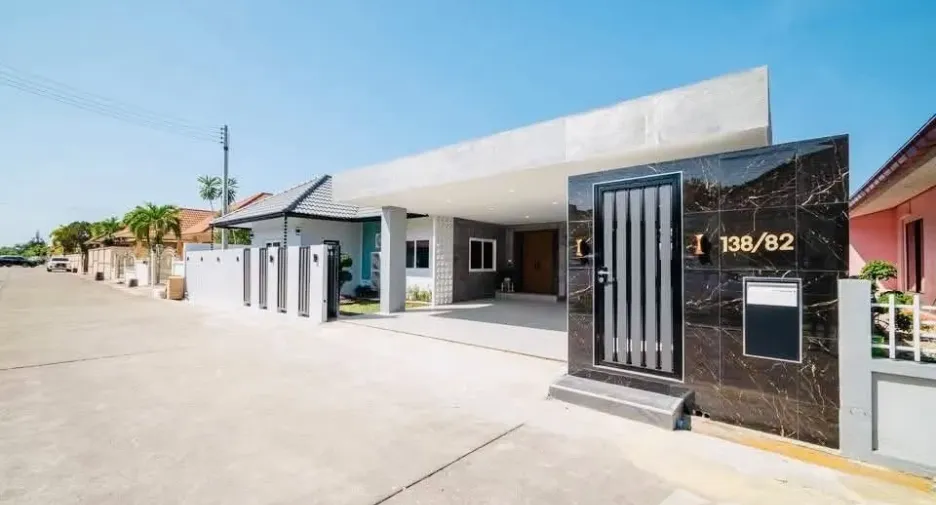 For sale 4 bedrooms villa in Bang Lamung, Chonburi