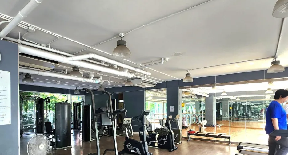 For rent studio condo in Huai Khwang, Bangkok