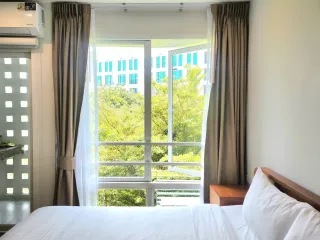 For rent studio condo in Huai Khwang, Bangkok