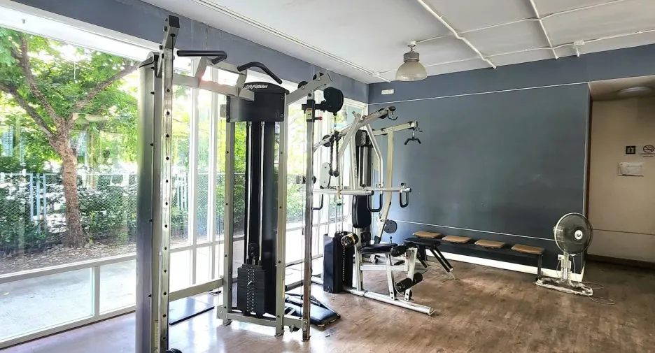 For rent studio condo in Huai Khwang, Bangkok