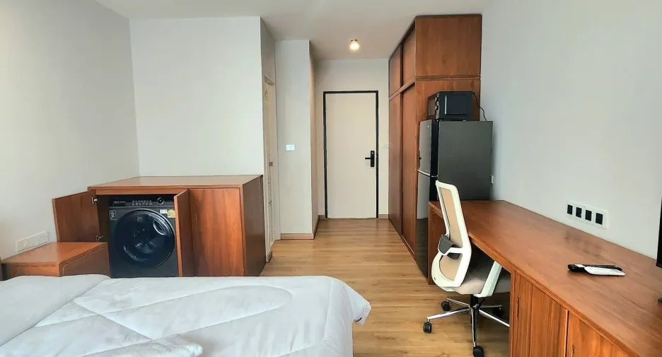 For rent studio condo in Huai Khwang, Bangkok