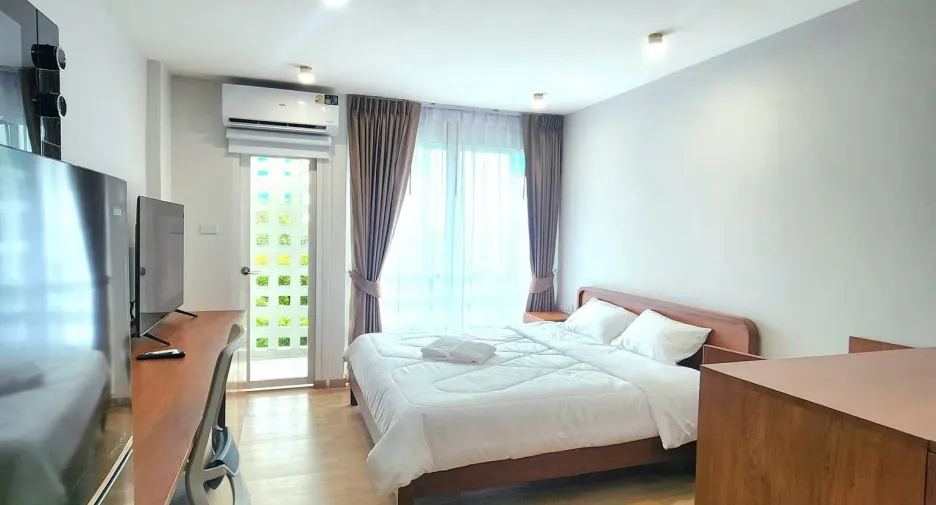 For rent studio condo in Huai Khwang, Bangkok