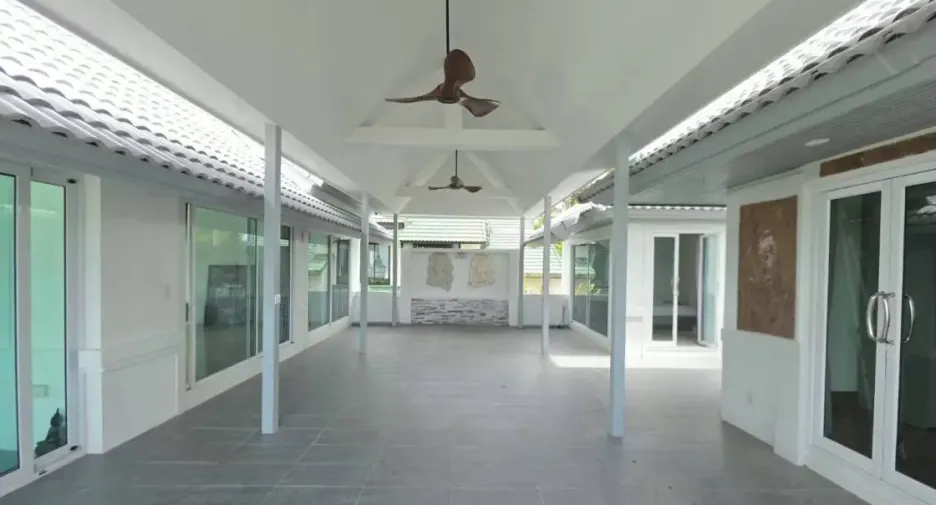 For rent 4 bedrooms house in Huay Yai, Pattaya