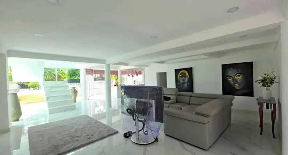 For rent 4 bedrooms house in Huay Yai, Pattaya