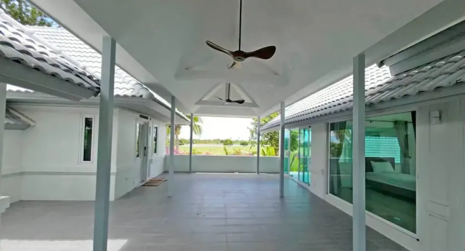 For rent 4 bedrooms house in Huay Yai, Pattaya