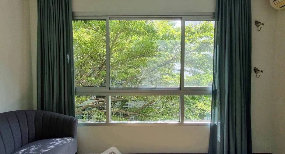 For rent 2 bedrooms condo in Phra Khanong, Bangkok