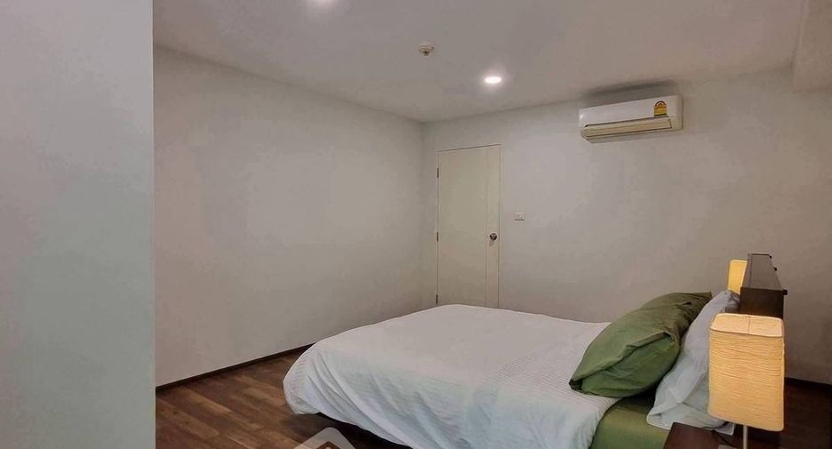 For rent 2 bedrooms condo in Phra Khanong, Bangkok