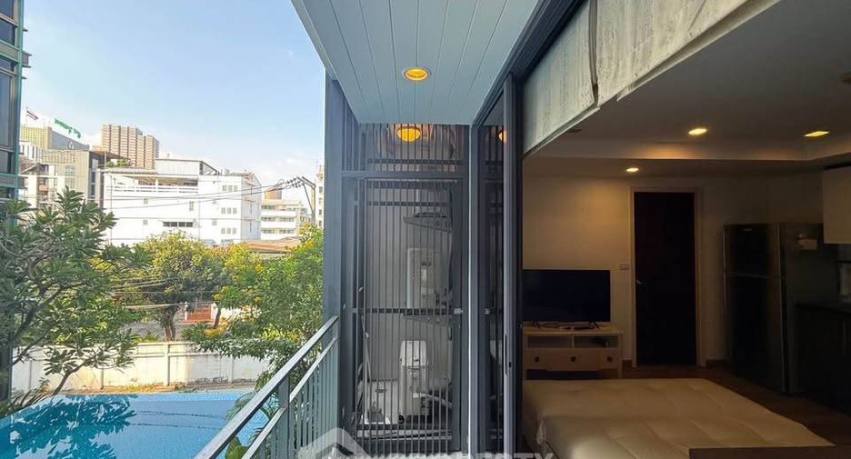 For rent 2 bedrooms condo in Phaya Thai, Bangkok