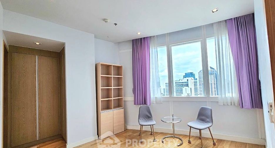 Condo en alquiler de 3 habitaciones en Khlong Toei, Bangkok