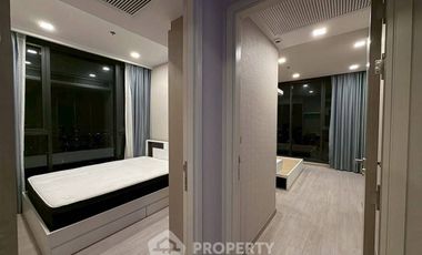 For rent 2 bedrooms condo in Huai Khwang, Bangkok