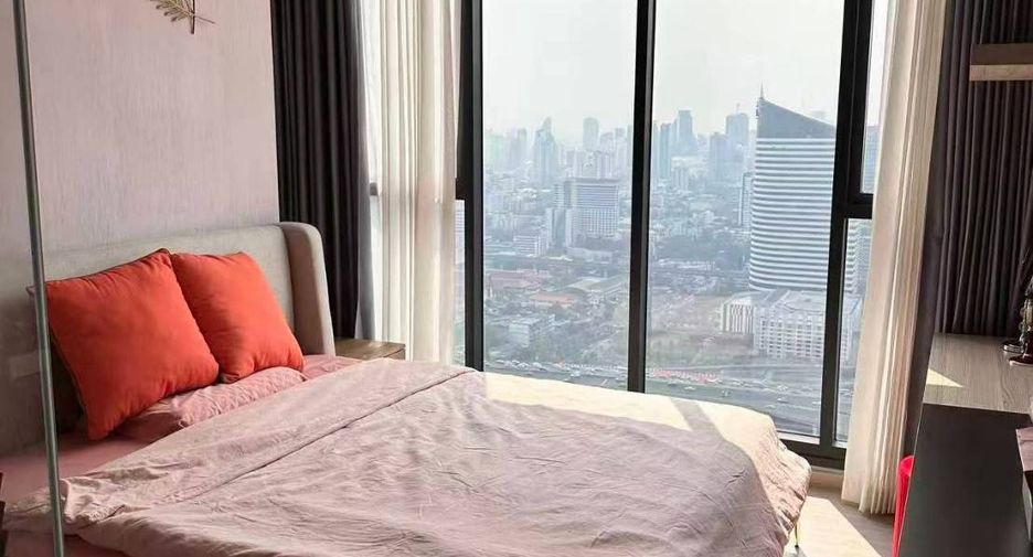 For rent 2 bedrooms condo in Huai Khwang, Bangkok