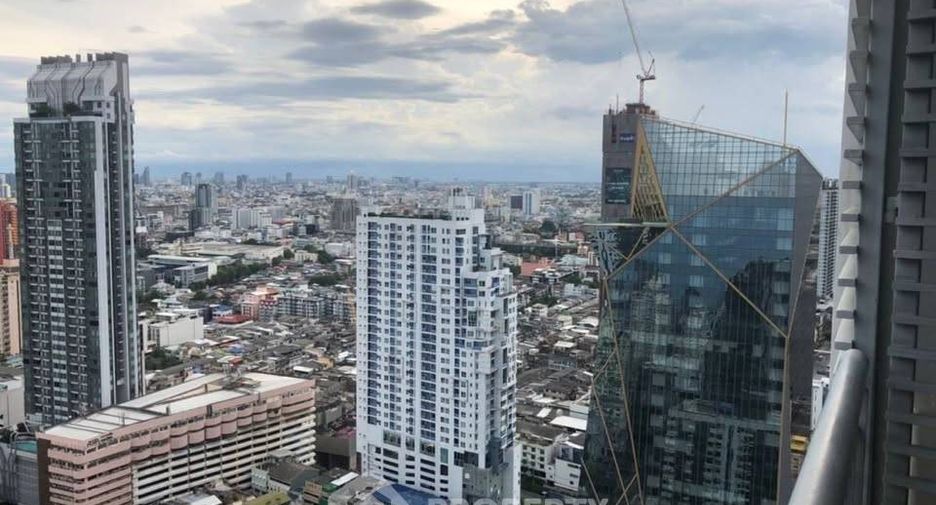 For rent 2 bedrooms condo in Ratchathewi, Bangkok