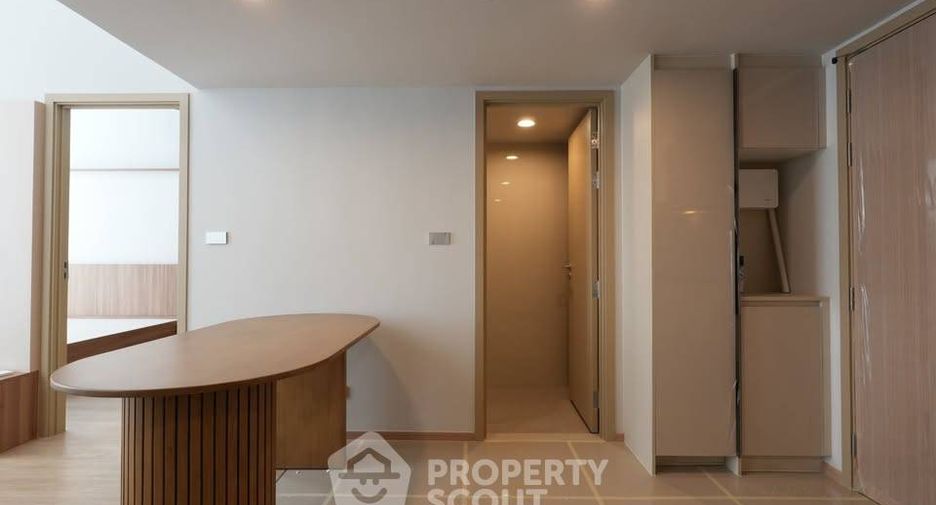 For rent 2 bedrooms condo in Bang Rak, Bangkok