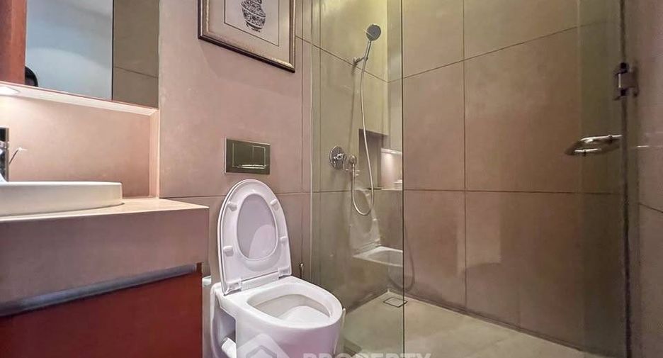 For rent 2 bedrooms condo in Sathon, Bangkok