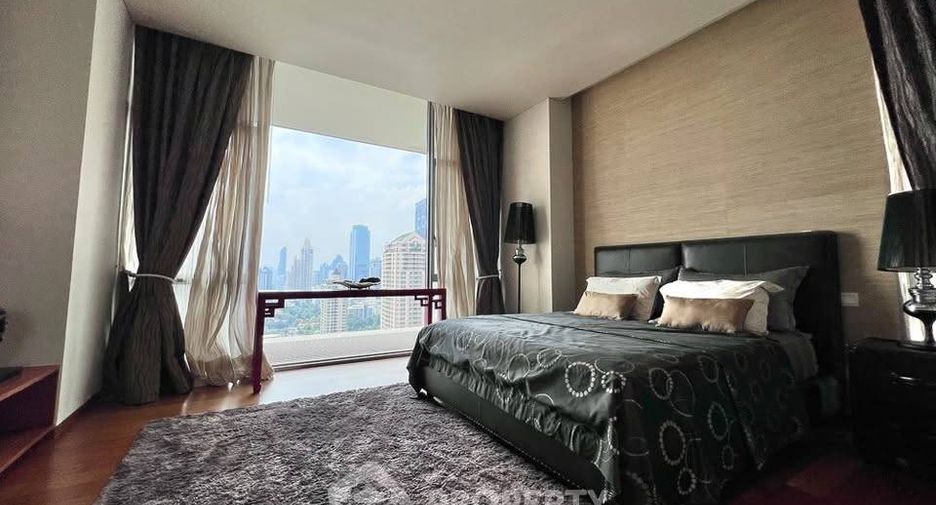 For rent 2 bedrooms condo in Sathon, Bangkok