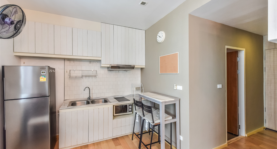 For sale 1 bed condo in Phaya Thai, Bangkok