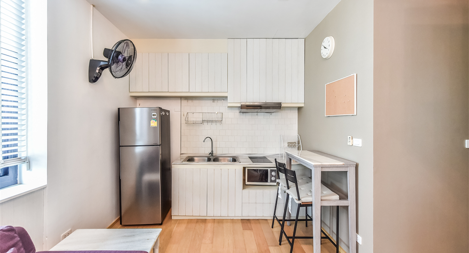 For sale 1 bed condo in Phaya Thai, Bangkok