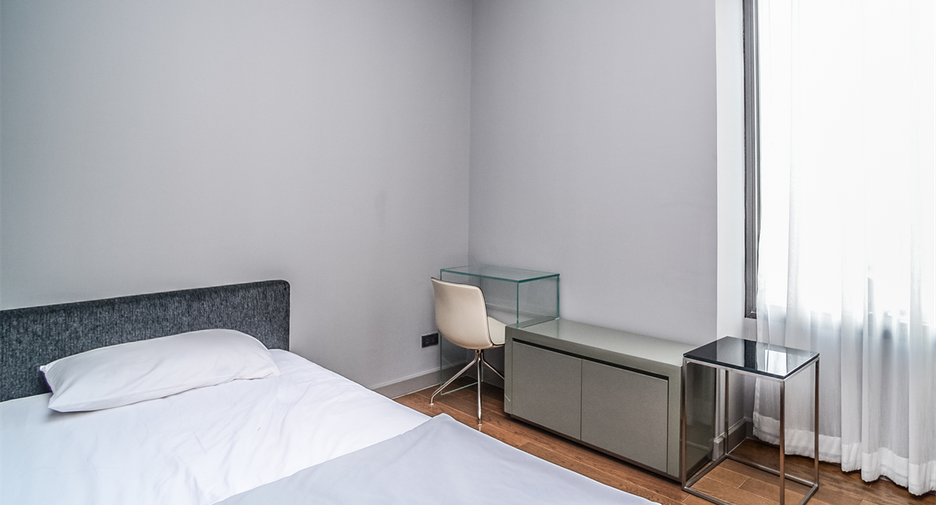 For rent 2 bedrooms condo in Ratchathewi, Bangkok