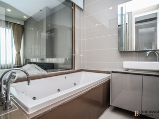 For rent 2 bedrooms condo in Ratchathewi, Bangkok