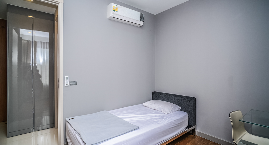 For rent 2 bedrooms condo in Ratchathewi, Bangkok