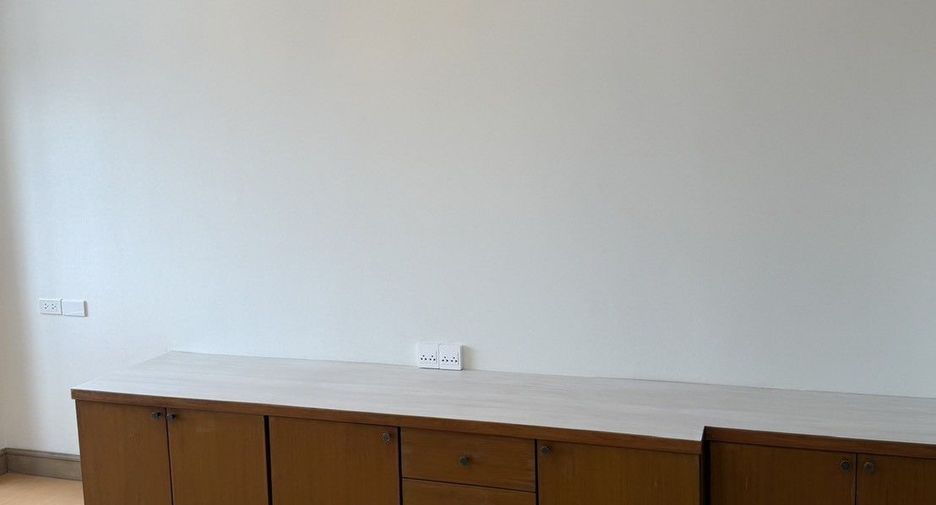 For sale studio condo in Huai Khwang, Bangkok