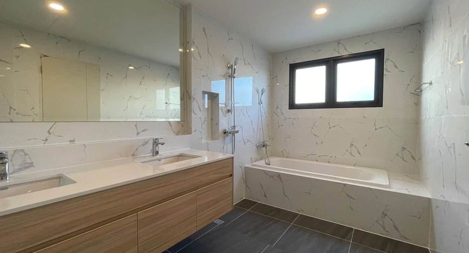 For sale 4 bedrooms house in Bang Phli, Samut Prakan