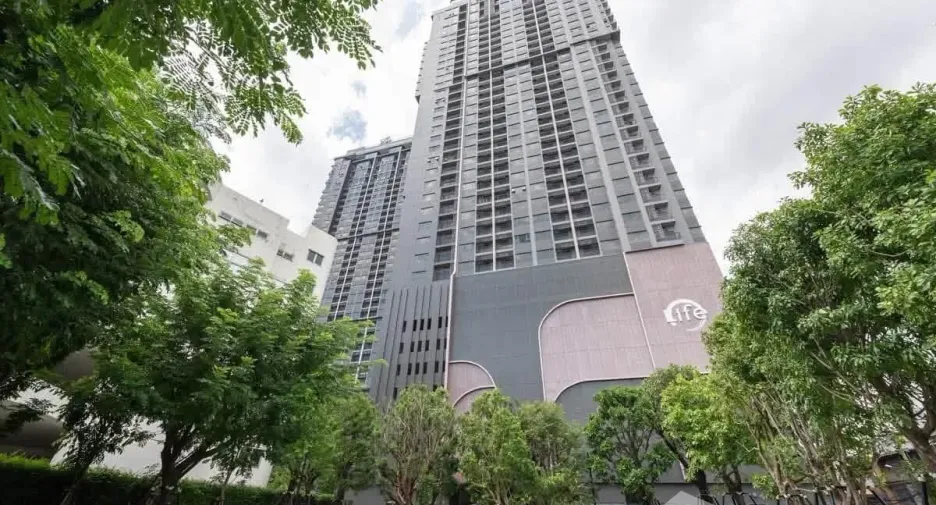For rent studio condo in Khlong Toei, Bangkok
