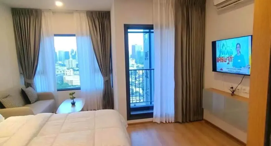 For rent studio condo in Khlong Toei, Bangkok