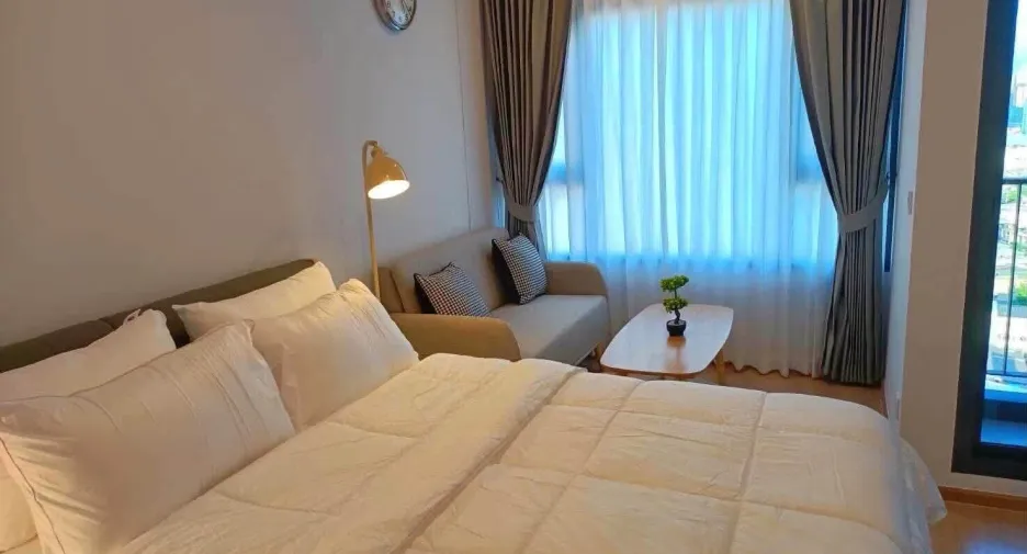 For rent studio condo in Khlong Toei, Bangkok