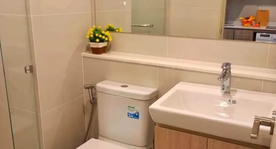 For rent studio condo in Khlong Toei, Bangkok
