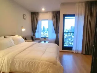For rent studio condo in Khlong Toei, Bangkok