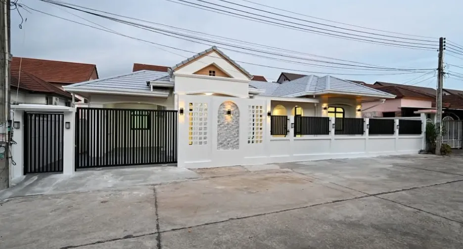 For sale 3 bedrooms house in Bang Lamung, Chonburi