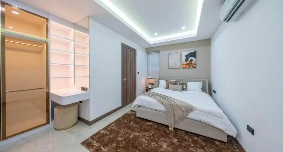 For sale 5 bedrooms villa in Huay Yai, Pattaya