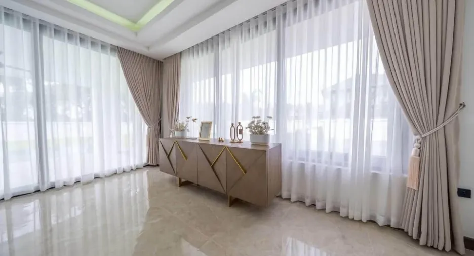 For sale 5 bedrooms villa in Huay Yai, Pattaya