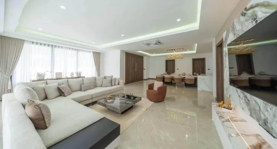 For sale 5 bedrooms villa in Huay Yai, Pattaya