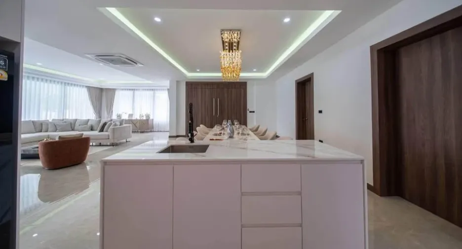 For sale 5 bedrooms villa in Huay Yai, Pattaya